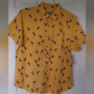 Plugg NWT men's L button up short sleeve shirt.